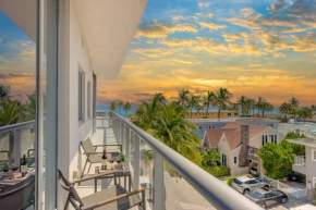 Amazing Pool - Balcony - Hollywood Beach Broad - walk